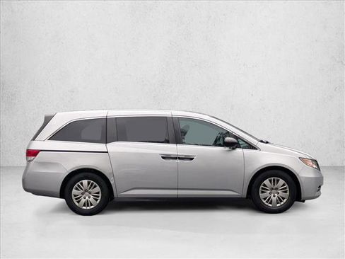 Used 2015 Honda Odyssey LX image 4
