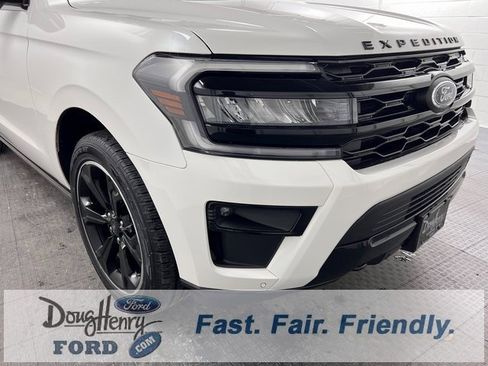 Used 2023 Ford Expedition Limited image 8