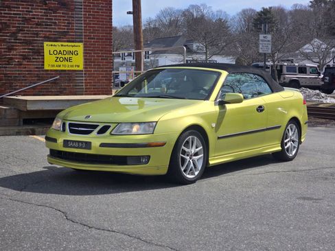 Used 2005 Saab 9-3 Aero FWD image 2