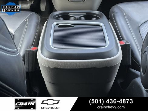 Used 2023 Chrysler Pacifica Touring-L image 29