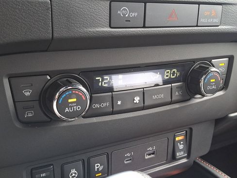 Used 2023 Nissan Frontier PRO-4X w/ Pro Convenience Package AWD/4WD image 15