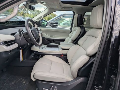New 2026 Lincoln Navigator L Reserve AWD/4WD image 11