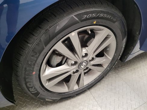 Used 2018 Hyundai Elantra SEL FWD image 31