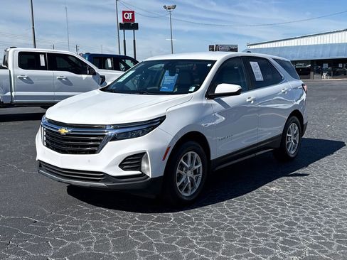 Used 2023 Chevrolet Equinox LT w/ Driver Convenience Package AWD/4WD image 3