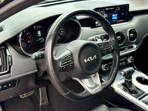 Used 2022 Kia Stinger GT1 AWD/4WD image 12
