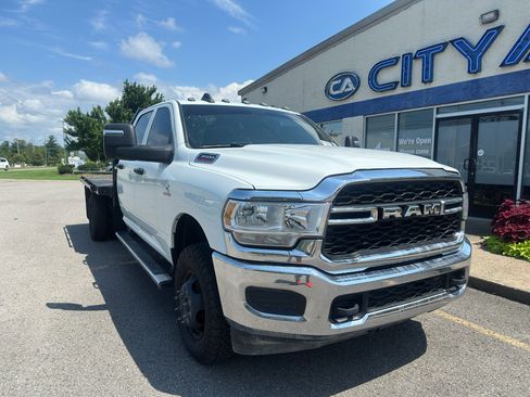 Used 2024 RAM 3500 Tradesman w/ Chrome Appearance Group AWD/4WD image 2