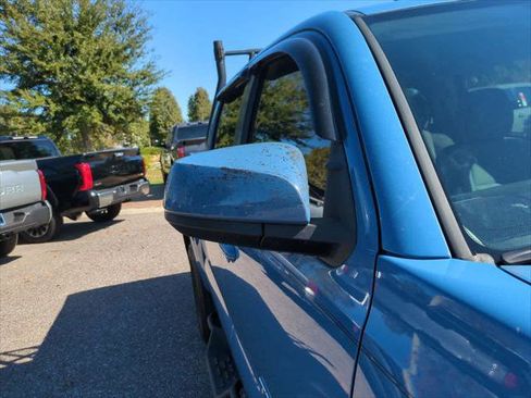 Certified 2019 Toyota Tacoma SR5 image 12