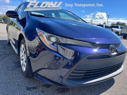 Used 2025 Toyota Corolla LE image 26