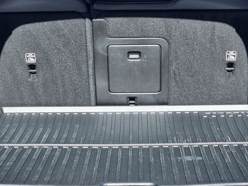 Used 2025 Volvo V60 B5 Cross Country Ultra image 20