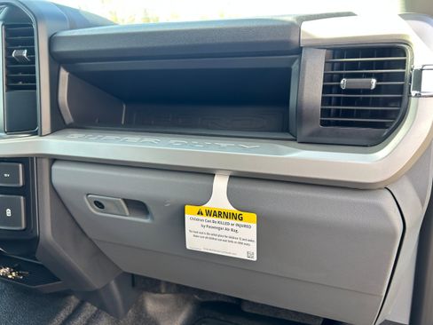 New 2025 Ford F550 4x4 Supercab Super Duty image 37