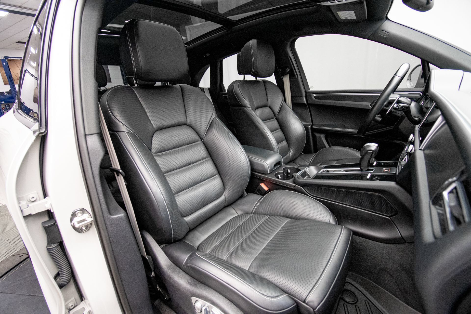Used 2023 Porsche Macan GTS w/ Premium Package Plus AWD/4WD image 14
