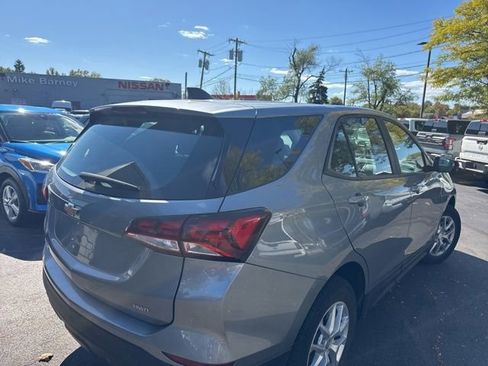 Used 2023 Chevrolet Equinox LS image 4
