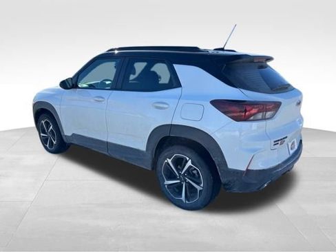 Used 2023 Chevrolet TrailBlazer RS w/ Sun and Liftgate Package image 3