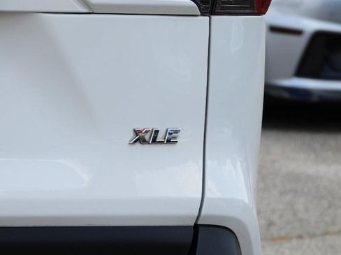 Used 2019 Toyota RAV4 XLE image 9