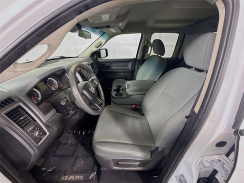 Used 2018 RAM 1500 Express RWD image 2