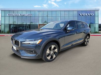 New 2026 Volvo V60 B5 Cross Country Plus w/ Climate Package