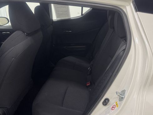 Used 2018 Toyota C-HR XLE FWD image 22