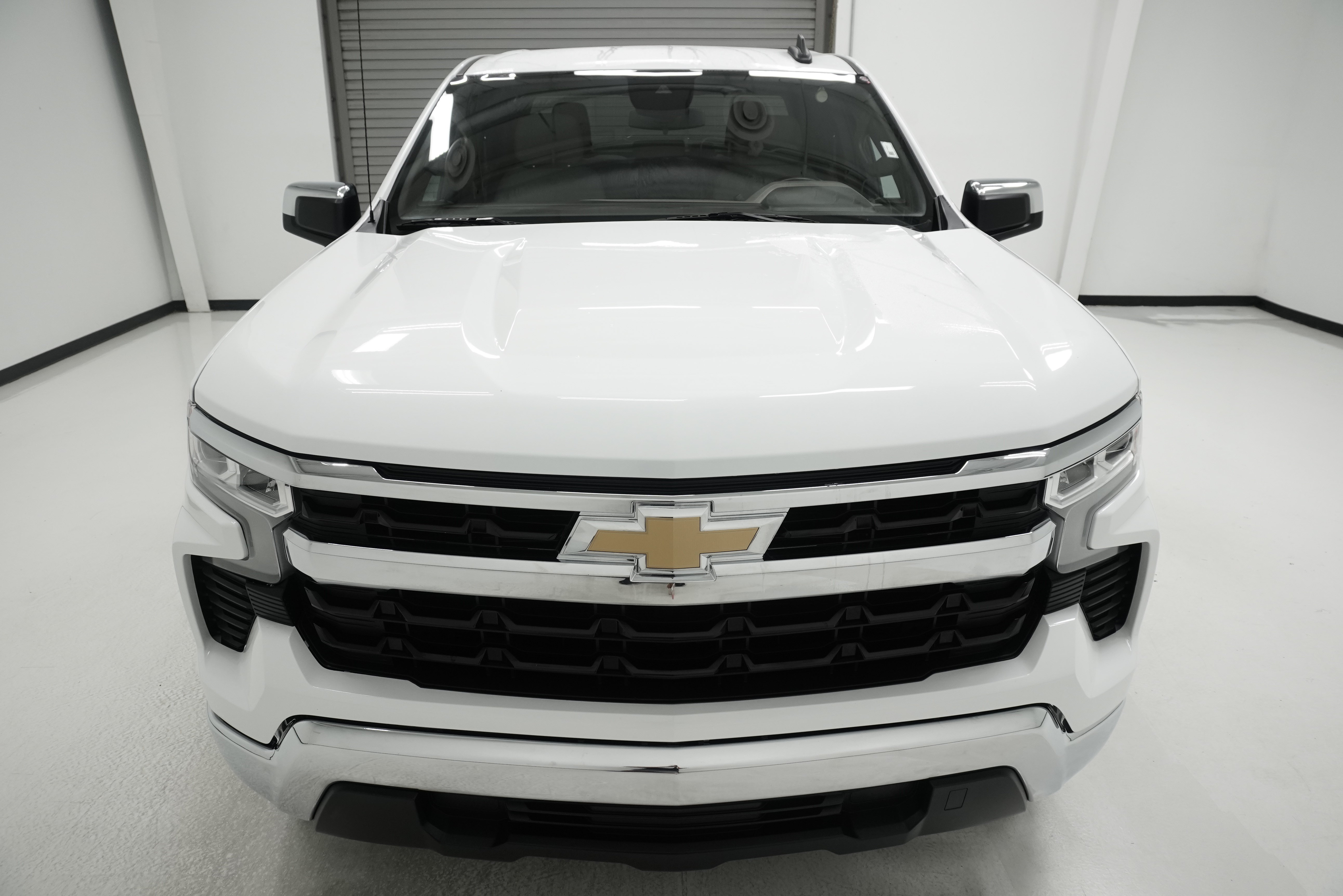 Used 2023 Chevrolet Silverado 1500 LT RWD image 2