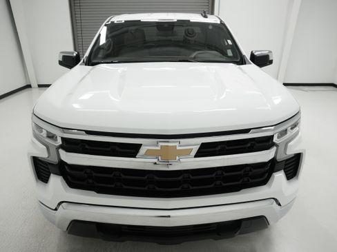 Used 2023 Chevrolet Silverado 1500 LT RWD image 2