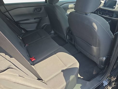 Used 2024 Nissan Rogue S FWD image 11