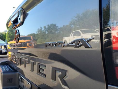 Used 2022 Nissan Frontier PRO-4X w/ Off-Road Protection Package AWD/4WD image 8