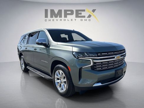 Used 2023 Chevrolet Suburban Premier RWD image 7