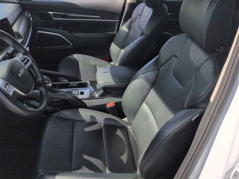 Used 2024 Kia Telluride S w/ S Sunroof Package image 14