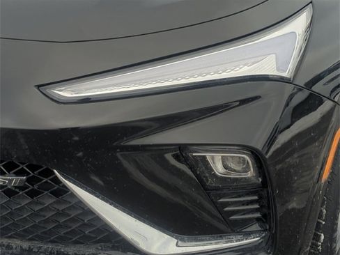 Used 2025 Buick Envista Sport Touring w/ Convenience I Package image 9