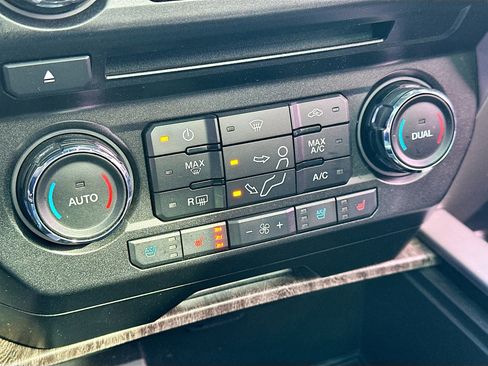 Used 2017 Ford F250 Lariat w/ Lariat Ultimate Package image 24