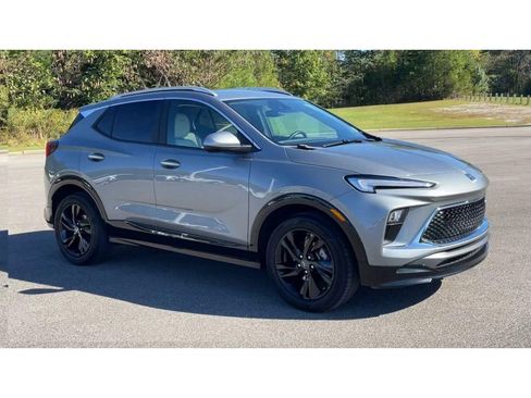 Used 2024 Buick Encore GX Sport Touring image 8