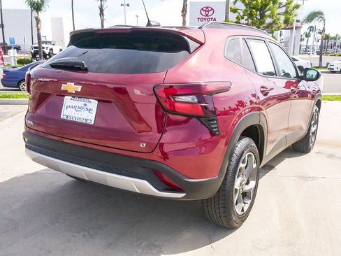 Used 2024 Chevrolet Trax LT w/ Driver Confidence Package image 9