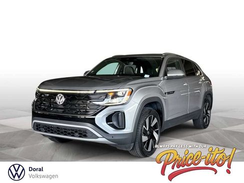 Certified 2024 Volkswagen Atlas Cross Sport SE FWD image 1