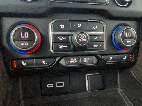 Used 2022 Chevrolet Tahoe Z71 w/ Z71 Off-Road Package image 33