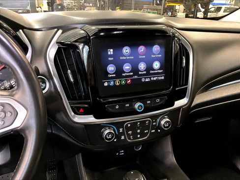 Used 2020 Chevrolet Traverse LT w/ LT Premium Package AWD/4WD image 19