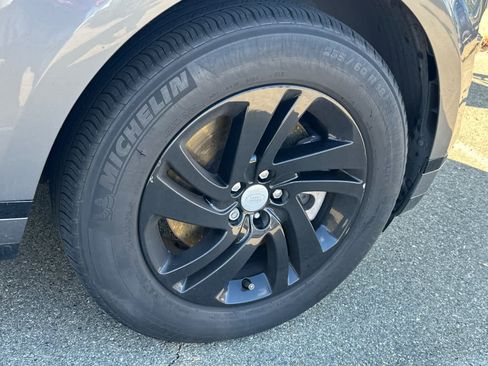 Used 2023 Land Rover Range Rover Evoque R-Dynamic S image 12