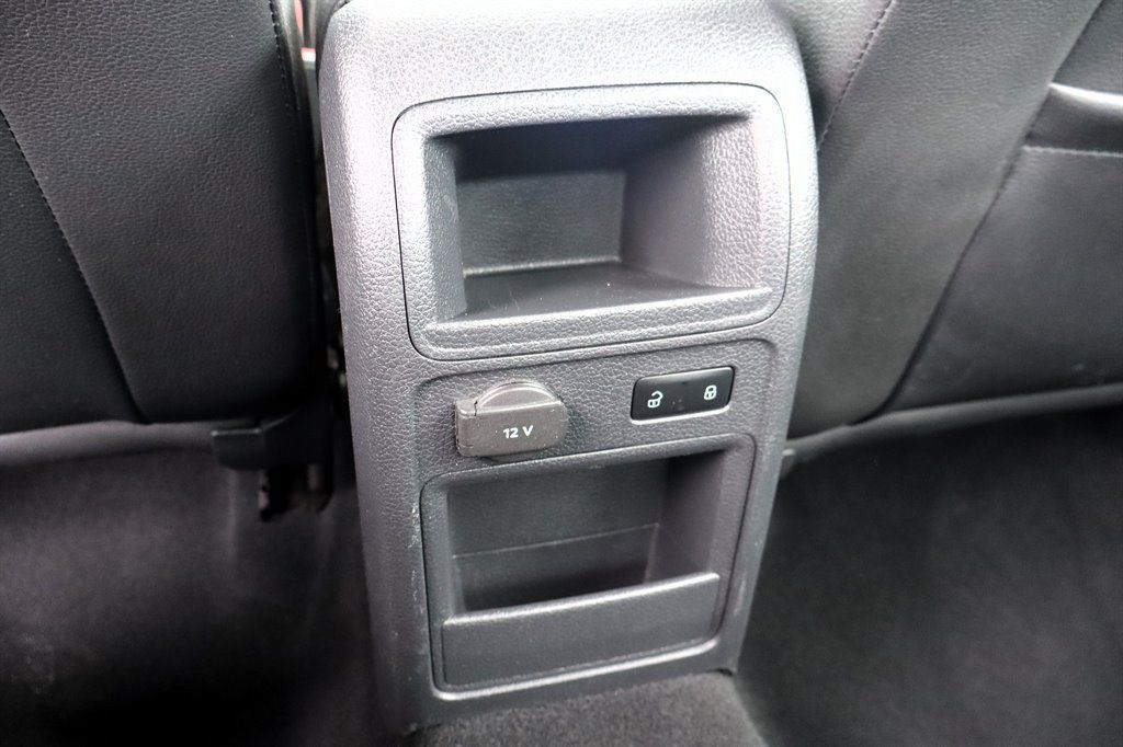 Used 2013 Volkswagen Jetta GLI Autobahn FWD image 22