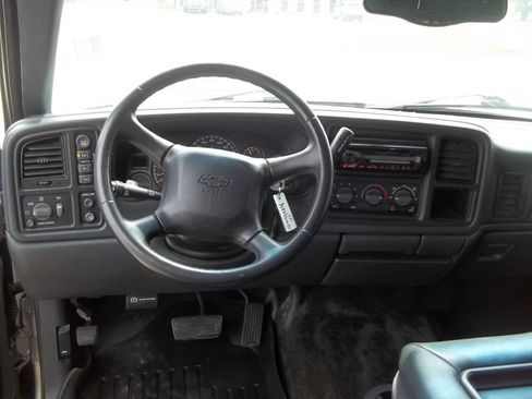 Used 2002 Chevrolet Avalanche 4x4 w/ Off-Road Suspension Pkg image 10