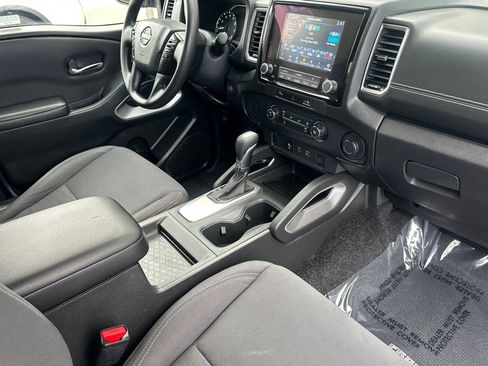 Used 2024 Nissan Frontier SV w/ Technology Package RWD image 16
