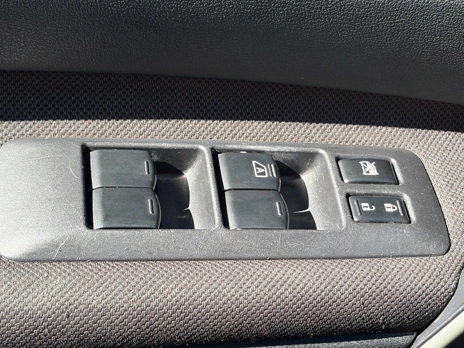 Used 2013 Nissan Rogue S FWD image 16