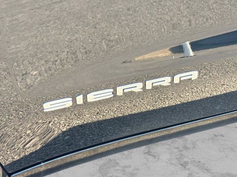 Used 2025 GMC Sierra 1500 SLT AWD/4WD image 15