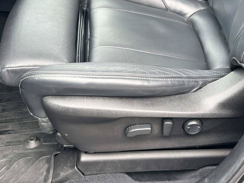 Used 2022 Subaru Ascent Limited w/ Technology Package AWD/4WD image 18