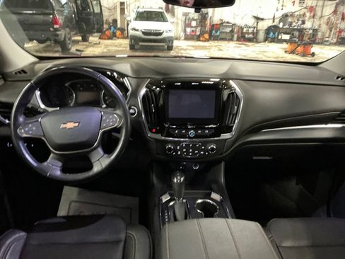 Used 2019 Chevrolet Traverse LT FWD image 18