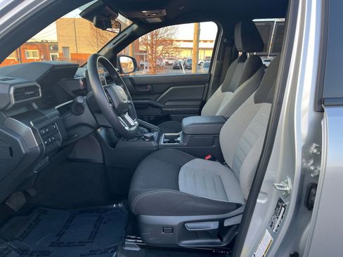 Used 2025 Toyota 4Runner TRD Off-Road image 25