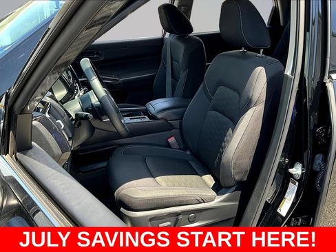 Used 2024 Nissan Pathfinder SV FWD image 27