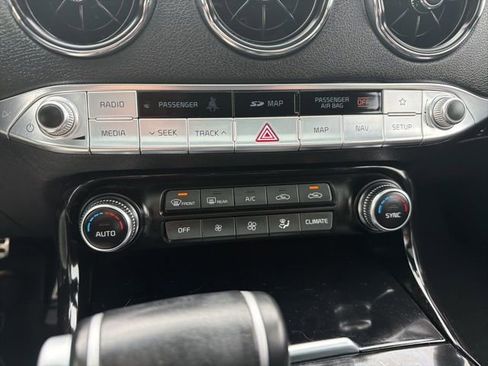 Used 2020 Kia Stinger GT-Line w/ Sun & Sound Package AWD/4WD image 16