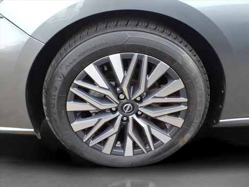 Certified 2023 Nissan Altima 2.5 SV image 10