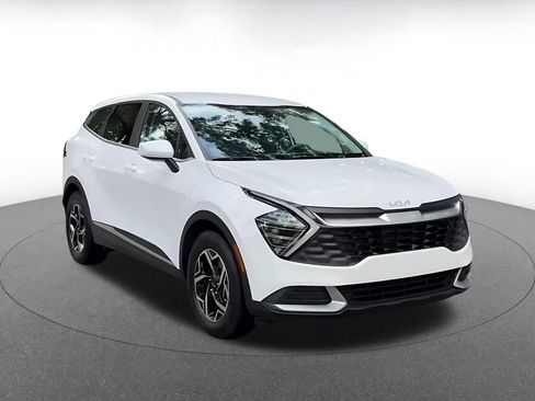 Used 2025 Kia Sportage LX FWD image 3