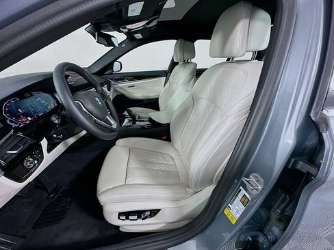 Used 2023 BMW 530i w/ Premium Package RWD image 21