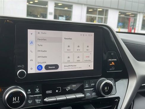 Certified 2023 Toyota Highlander XLE image 15