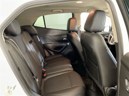 Certified 2022 Buick Encore Preferred image 31